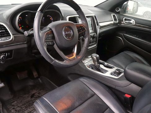 Used 2018 Jeep Grand Cherokee Overland image 11