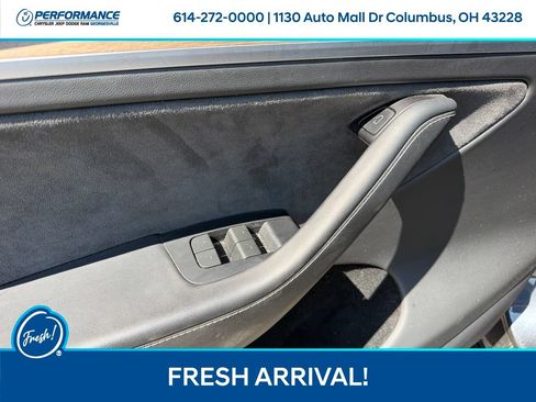 Used 2024 Tesla Model Y Long Range AWD/4WD image 12