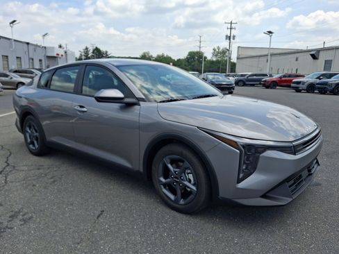 New 2026 Kia K4 FWD image 2