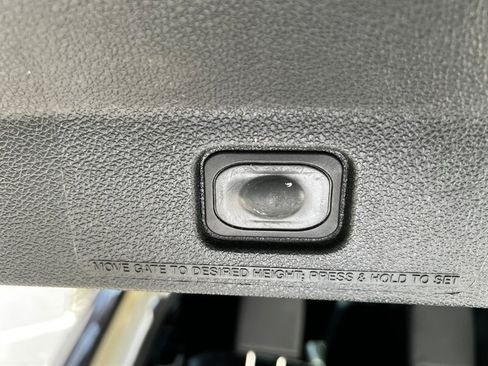 Used 2018 Ford Explorer Platinum AWD/4WD image 29