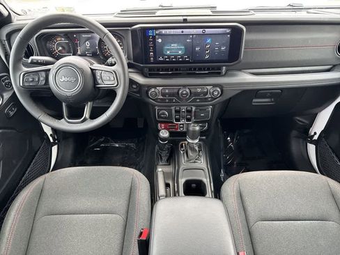 Used 2026 Jeep Wrangler Unlimited Rubicon AWD/4WD image 23