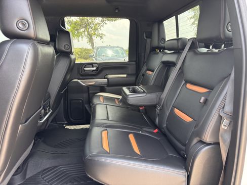 Used 2020 GMC Sierra 2500 AT4 w/ Technology Package AWD/4WD image 16