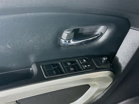 Used 2021 Nissan Titan SV w/ SV Convenience Package image 25