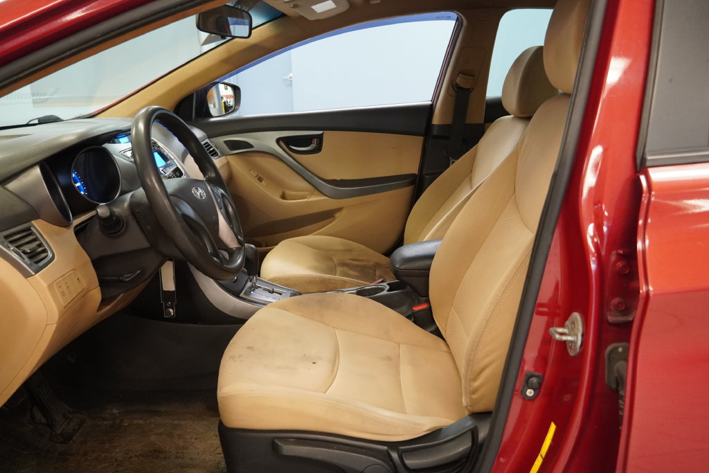 Used 2013 Hyundai Elantra GLS FWD image 5