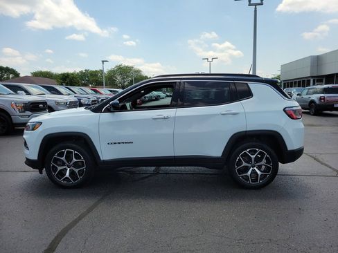 Used 2025 Jeep Compass Limited AWD/4WD image 7