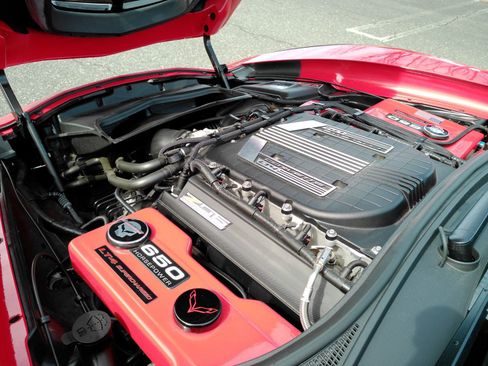 Certified 2016 Chevrolet Corvette Z06 w/ 2LZ Preferred Equipment Group image 4