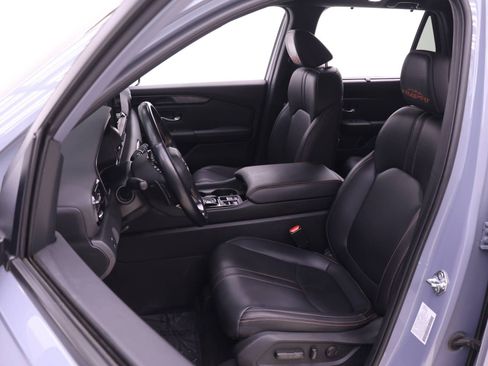 Used 2024 Honda Pilot TrailSport image 4