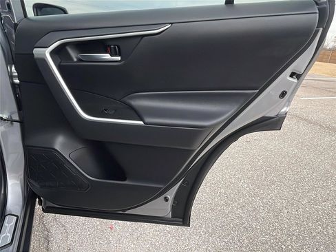 Used 2025 Toyota RAV4 XLE image 15