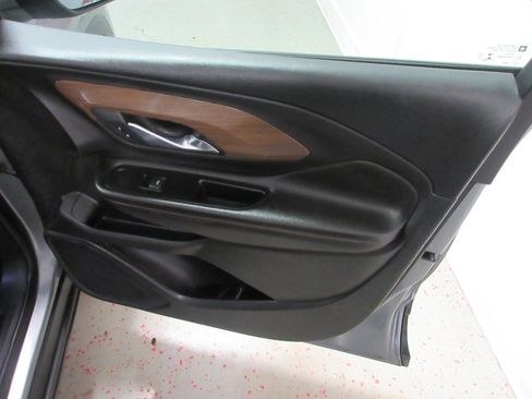 Used 2020 GMC Terrain SLE w/ Driver Convenience Package image 29