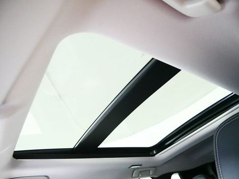 New 2026 Mitsubishi Outlander SEL AWD/4WD image 8