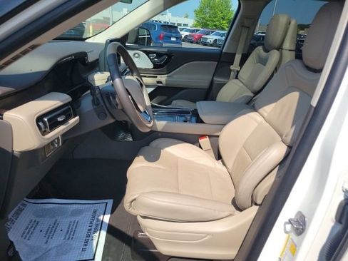 Certified 2023 Lincoln Aviator Reserve w/ Equipment Group 201A AWD/4WD image 17
