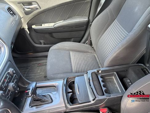 Used 2019 Dodge Charger SXT w/ Driver Confidence Group AWD/4WD image 17