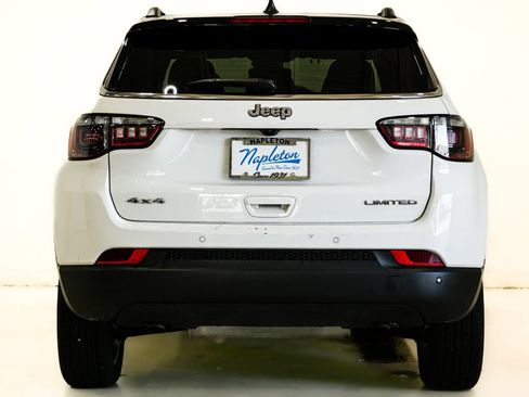 Used 2025 Jeep Compass Limited AWD/4WD image 7
