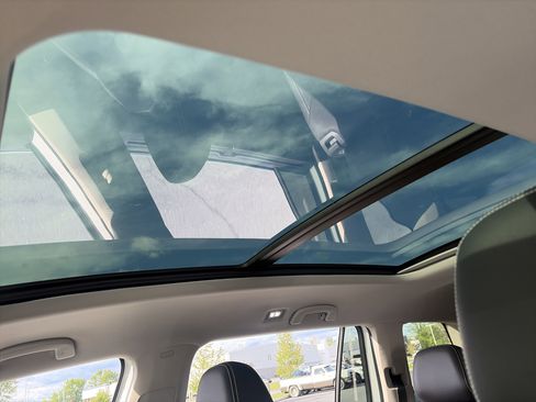 Used 2026 Volkswagen Atlas SE w/ Panoramic Sunroof Package AWD/4WD image 23
