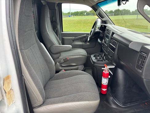 Used 2020 GMC Savana 2500 w/ Driver Convenience Package RWD image 21