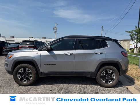 Used 2018 Jeep Compass Trailhawk w/ Leather Interior Group AWD/4WD image 5
