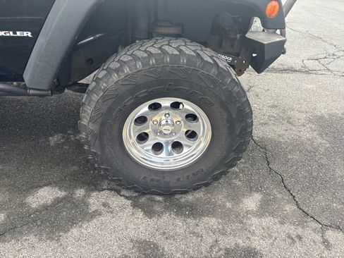 Used 2014 Jeep Wrangler Sport w/ Connectivity Group image 9