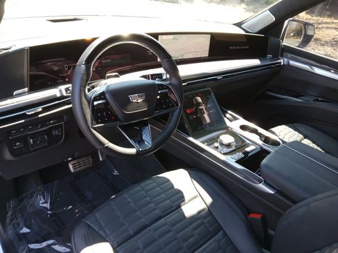 Used 2025 Cadillac Escalade V w/ LPO, ONYX Package image 12