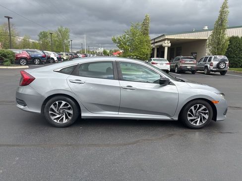 Used 2016 Honda Civic EX image 9