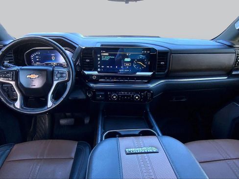 Used 2024 Chevrolet Silverado 2500 High Country w/ Technology Package AWD/4WD image 16