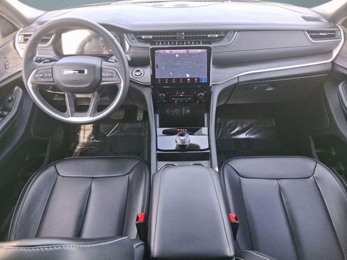 Used 2024 Jeep Grand Cherokee L Limited image 12