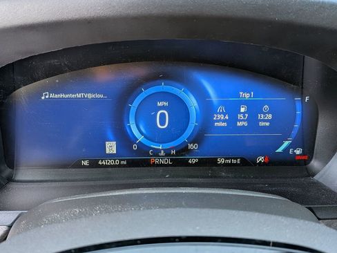 Used 2023 Ford Explorer Platinum w/ Technology Package AWD/4WD image 14