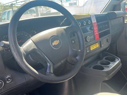 Used 2016 Chevrolet Express 3500 RWD image 8