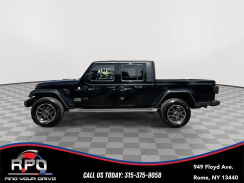 Used 2020 Jeep Gladiator Overland AWD/4WD image 2