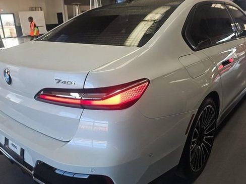 Used 2025 BMW 740i w/ Premium Package image 3