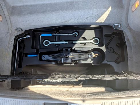 Used 2004 Lexus SC 430 Convertible image 35