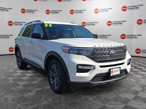 Used 2022 Ford Explorer XLT w/ Equipment Group 202A AWD/4WD image 1