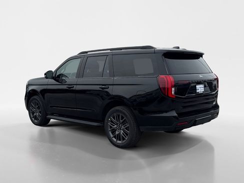 New 2026 Ford Expedition Platinum image 4