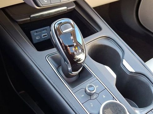 Used 2023 Cadillac XT4 Luxury w/ Cold Weather Package image 18