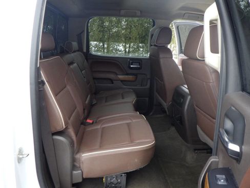 Used 2016 Chevrolet Silverado 1500 High Country w/ High Country Premium Package image 17