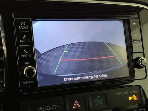 Used 2018 Mitsubishi Outlander ES AWD/4WD image 4