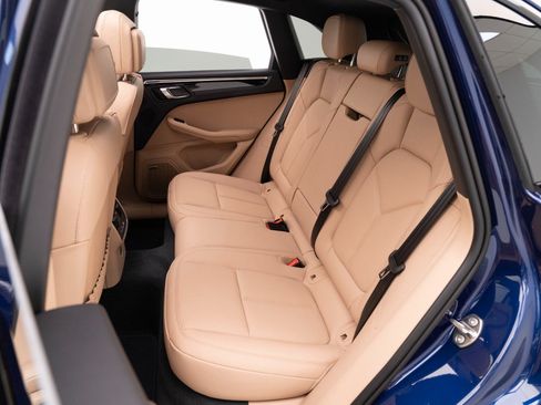 Certified 2026 Porsche Macan AWD/4WD image 29