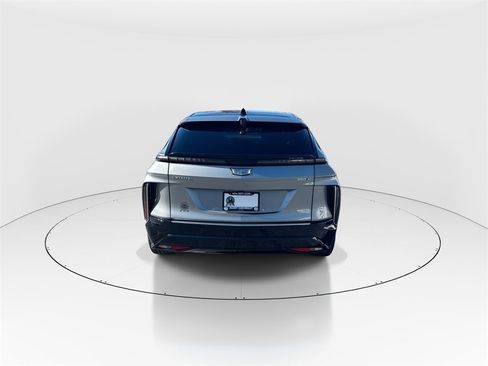 Used 2024 Cadillac Lyriq Luxury image 7