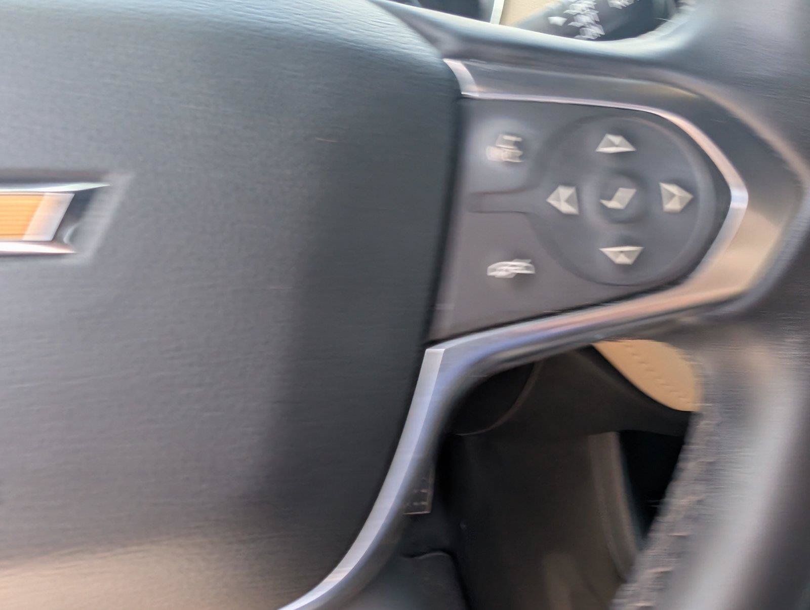 Used 2023 Chevrolet Traverse LT FWD image 21