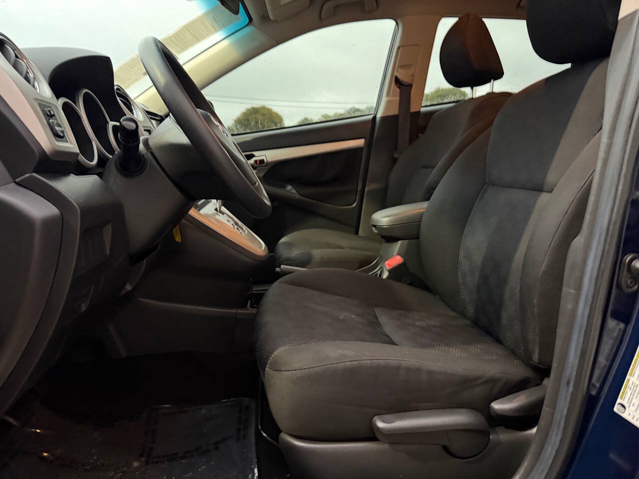 Used 2009 Toyota Matrix S FWD image 3