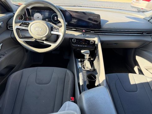 Used 2024 Hyundai Elantra SEL image 10