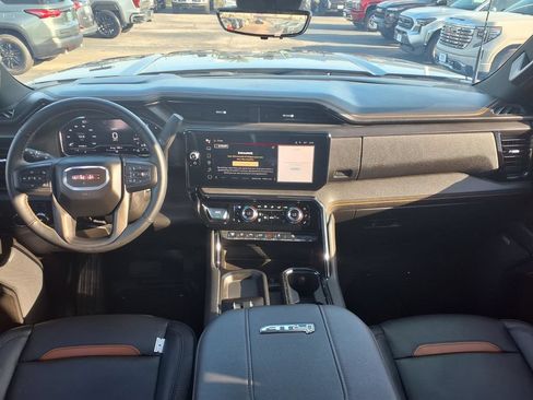 Used 2024 GMC Sierra 2500 AT4 w/ AT4 Premium Plus Package AWD/4WD image 3