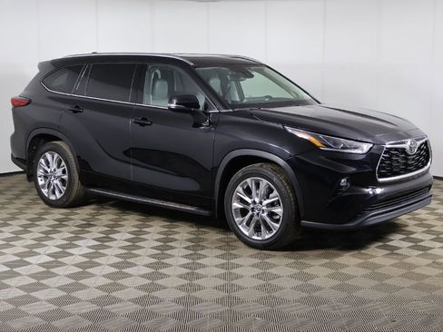 Used 2023 Toyota Highlander Limited AWD/4WD image 49