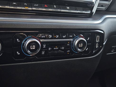 Used 2024 GMC Sierra 1500 SLT image 23