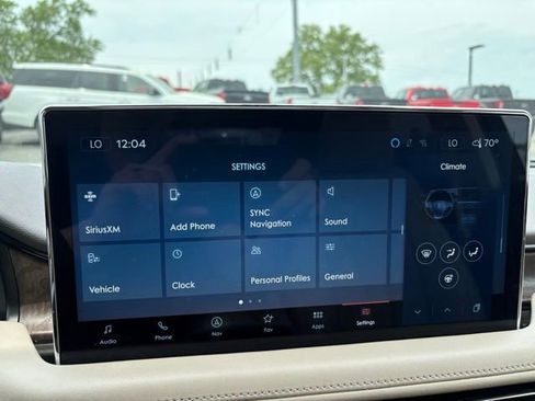 Used 2023 Lincoln Nautilus Reserve w/ Luxury Package AWD/4WD image 28