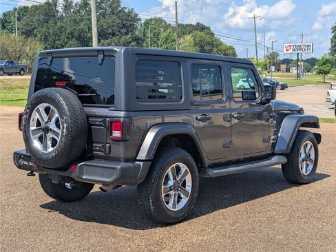 Used 2020 Jeep Wrangler Unlimited Sahara AWD/4WD image 7