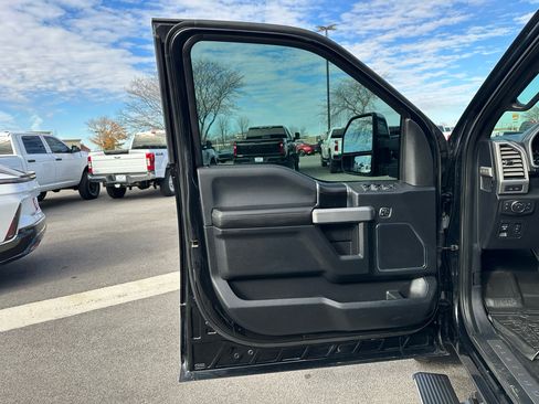 Used 2018 Ford F150 Platinum w/ Technology Package image 11