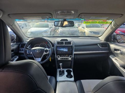 Used 2014 Toyota Camry SE image 22
