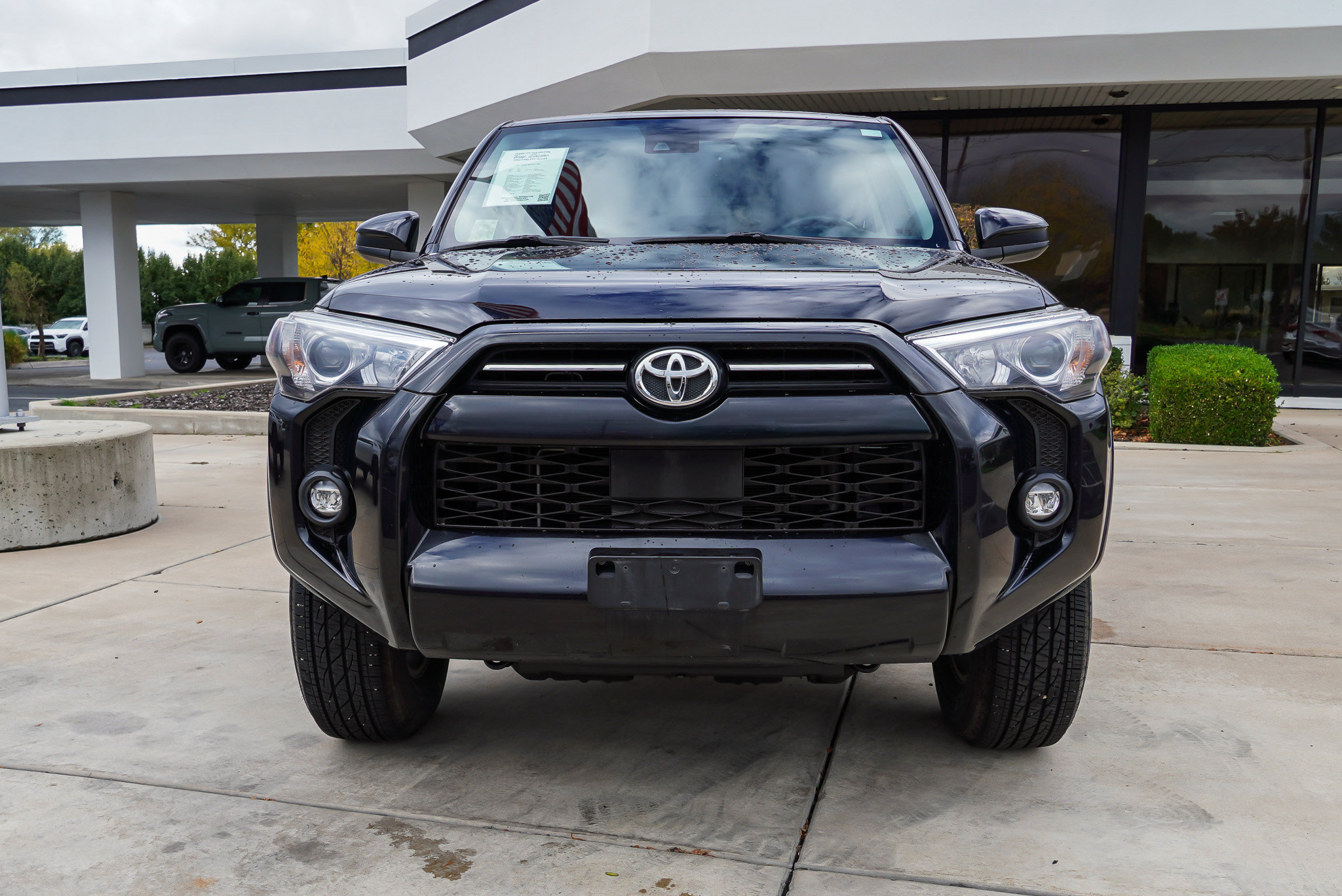 Used 2024 Toyota 4Runner SR5 AWD/4WD image 3