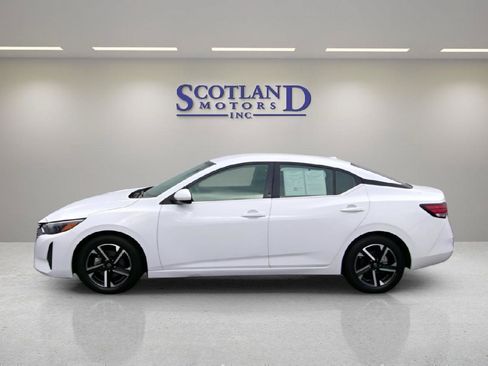 Used 2025 Nissan Sentra SV FWD image 1
