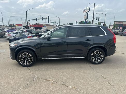 Used 2022 Volvo XC90 T6 Momentum w/ Advanced Package AWD/4WD image 6